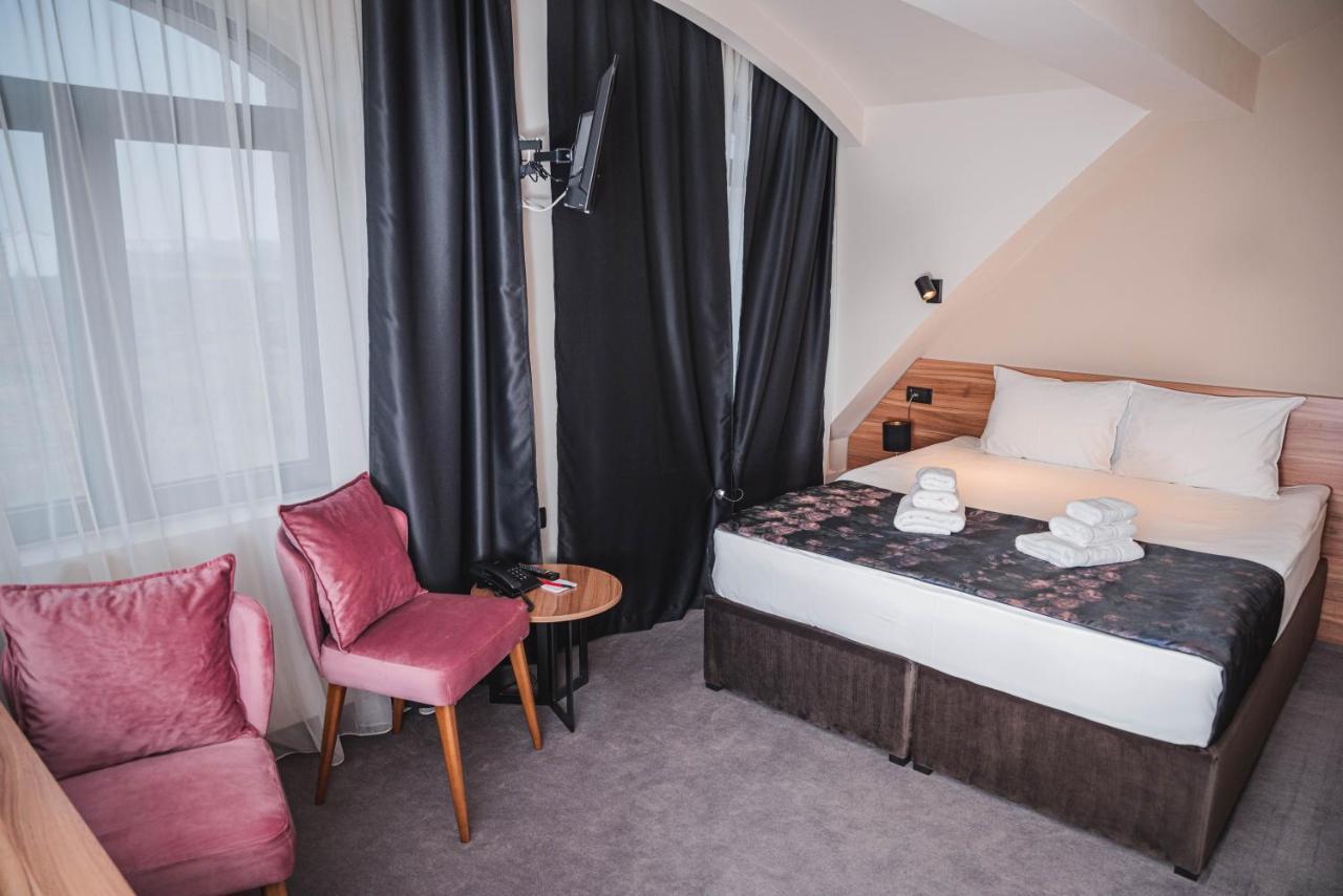 Hotel Aloha Ni Buitenkant foto