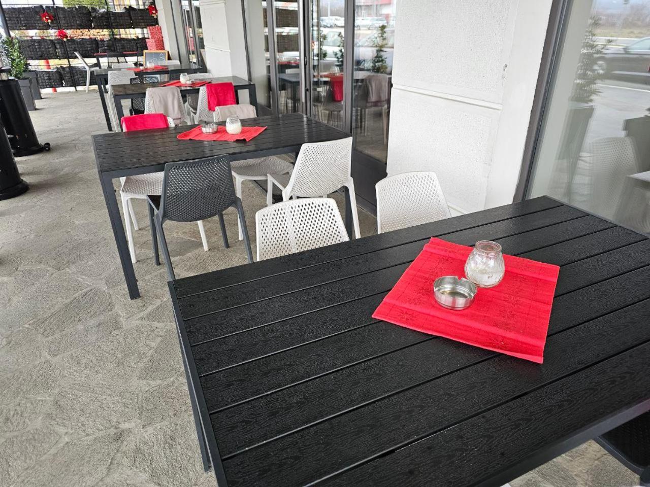 Hotel Aloha Ni Buitenkant foto